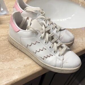 Adidas Stan Smith White Sneakers with Pink Details